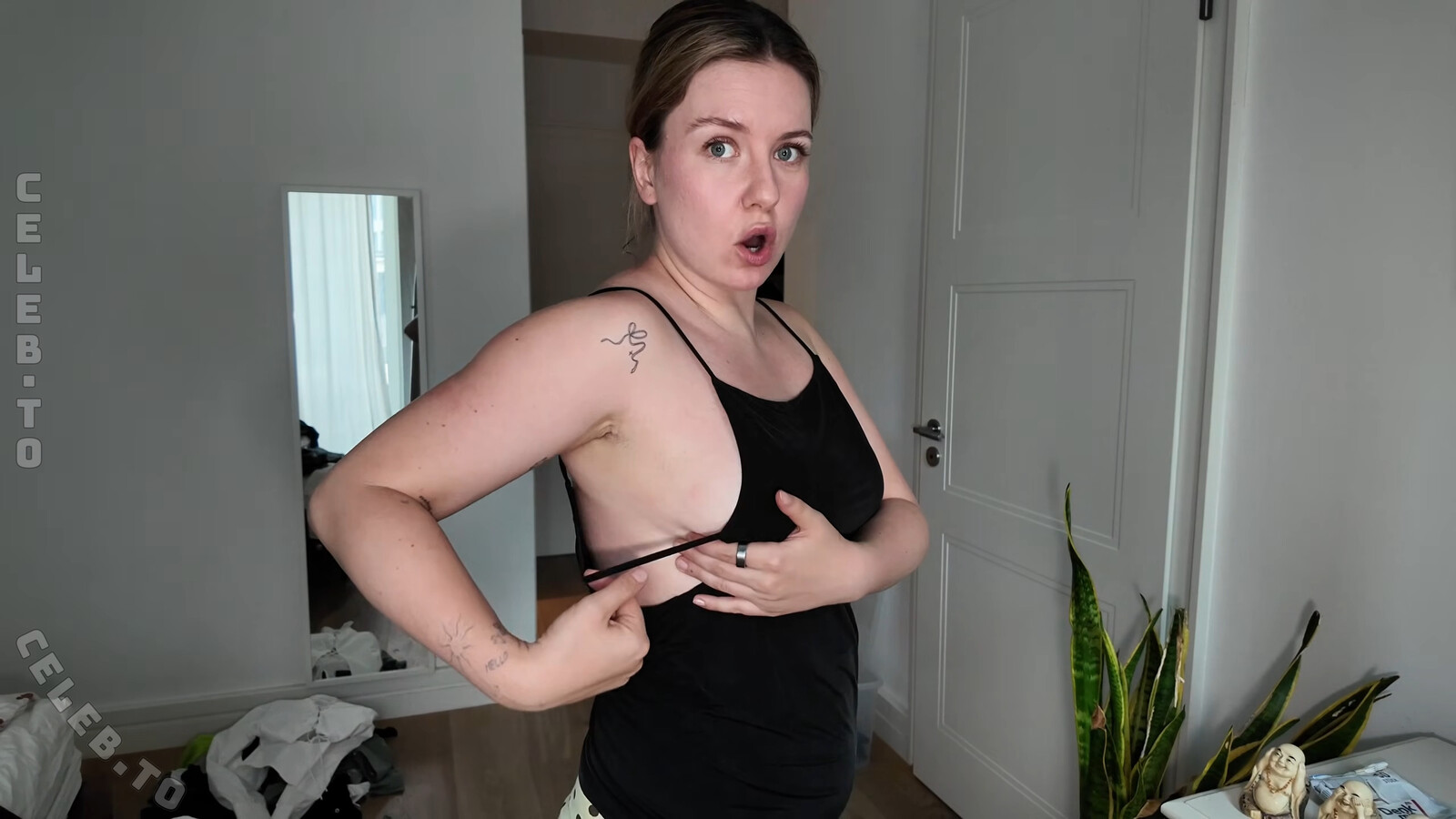 KellyMissesvlog nude photo 13