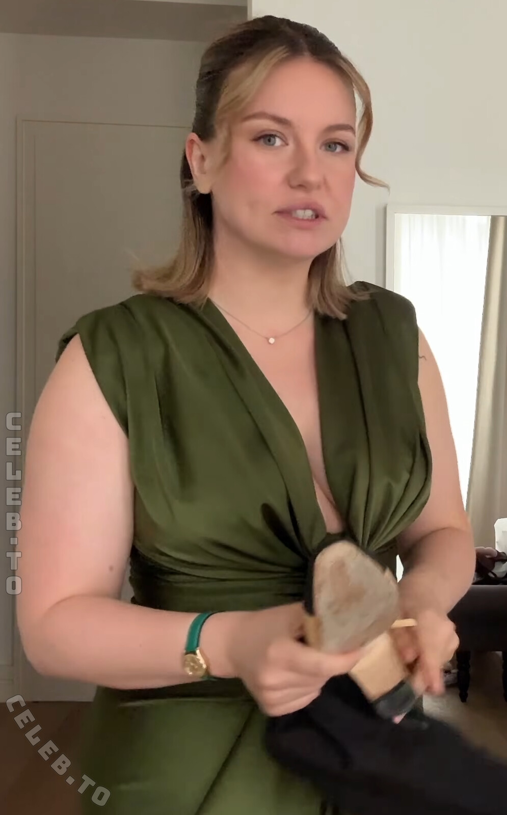KellyMissesvlog nude photo 7