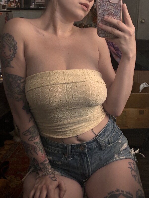 kelsie nude photo 31