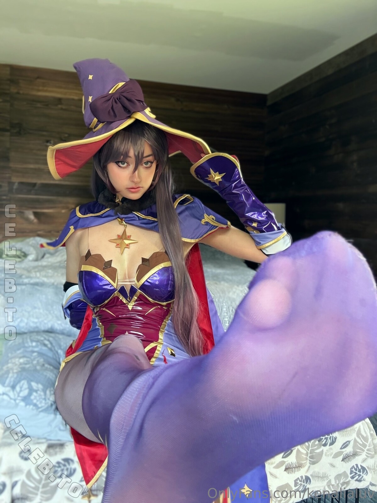 Kenalialuv nude photo 3