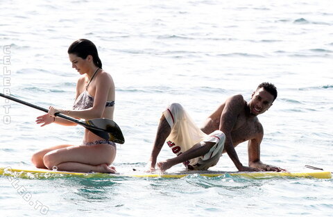 Kendall Jenner nude photo 22