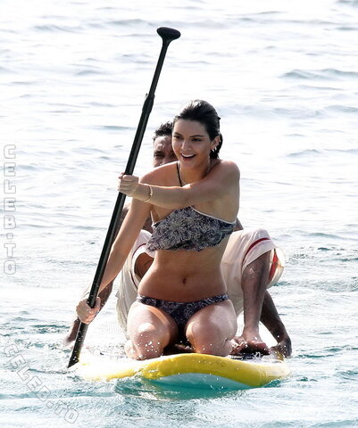 Kendall Jenner nude photo 18