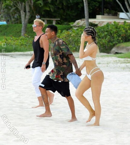 Kendall Jenner nude photo 139