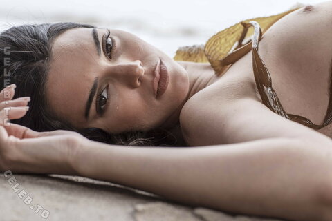 Kendall Jenner nude photo 22