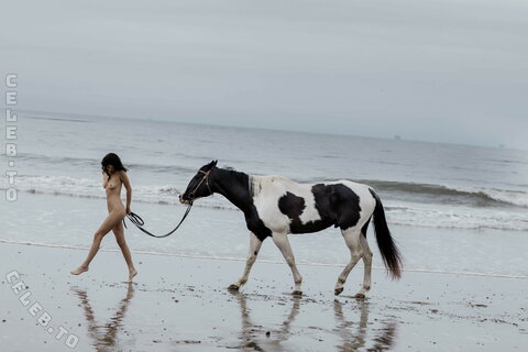 Kendall Jenner nude photo 20