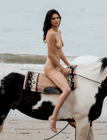 Kendall Jenner nude photo 18