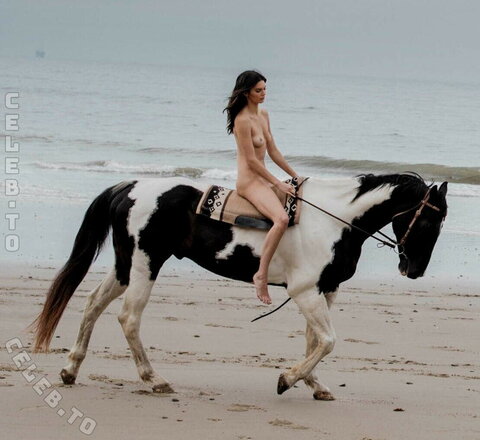 Kendall Jenner nude photo 12