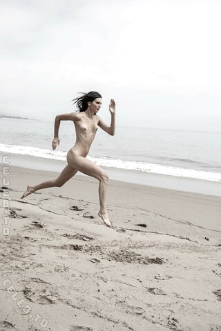 Kendall Jenner nude photo 6