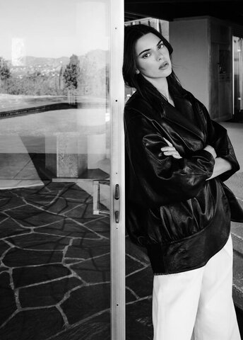 Kendall Jenner nude photo 27