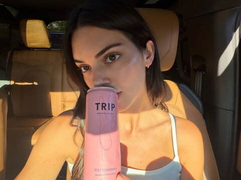 Kendall Jenner New (3 photos)