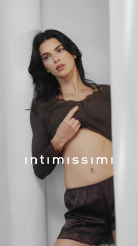 Kendall Jenner nude photo 7