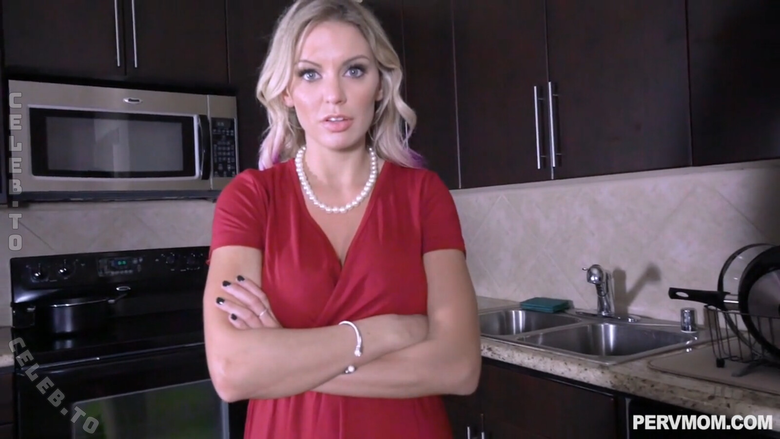Kenzie Taylor nude photo 3