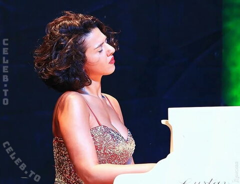 Khatia Buniatishvili nude photo 2