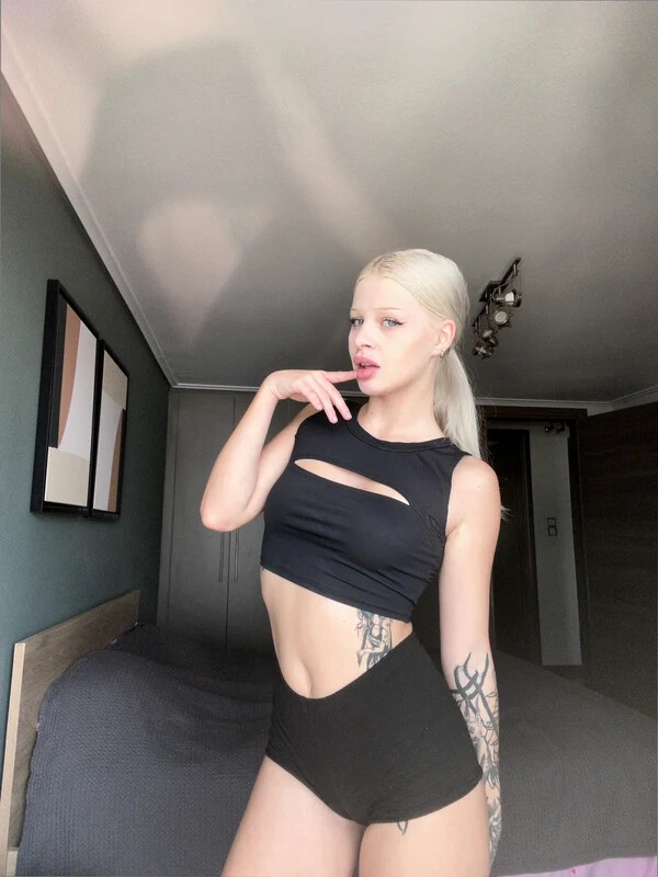 Khloe Rivers nude photo 5