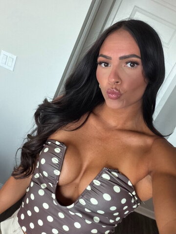 Kiana James nude photo 14