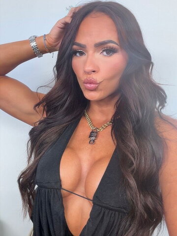 Kiana James nude photo 6
