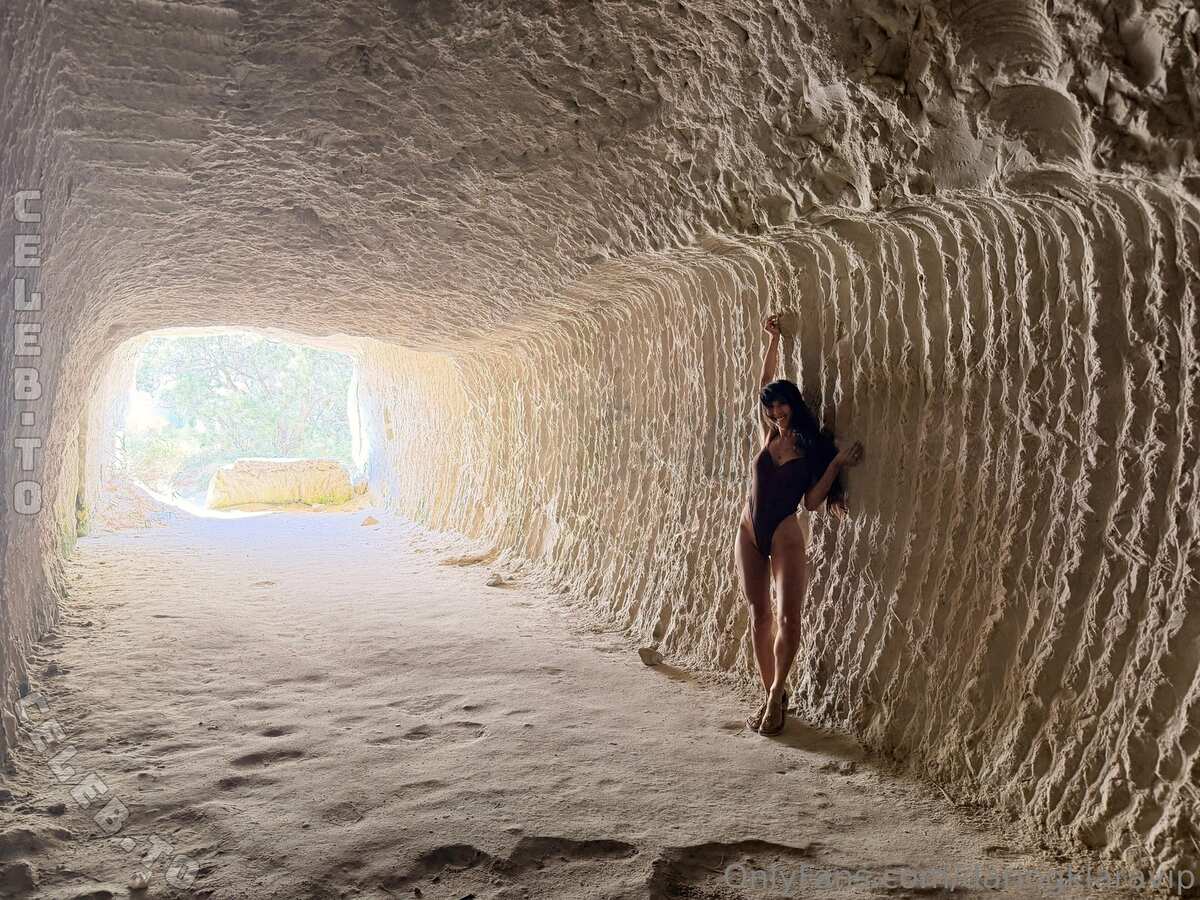 Kiara Mahalo nude photo 3