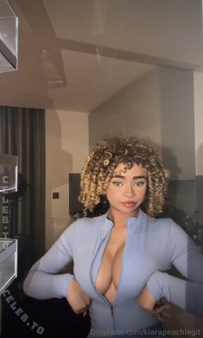 Kiara Peachy nude photo 10