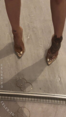 kiarababa – For those with foot fetish