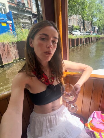 Kiernan Shipka nude photo 3