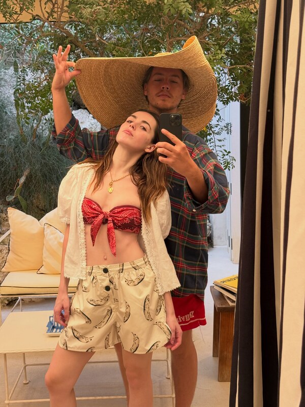 Kiernan Shipka nude photo 3