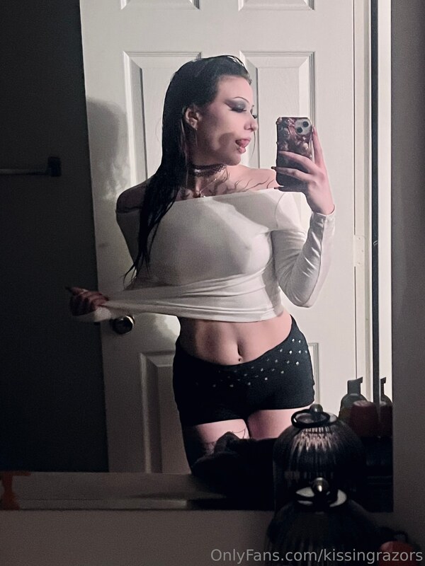 Killkels nude photo 7