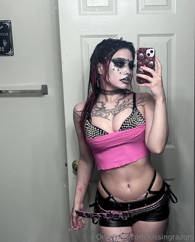Killkels nude photo 3