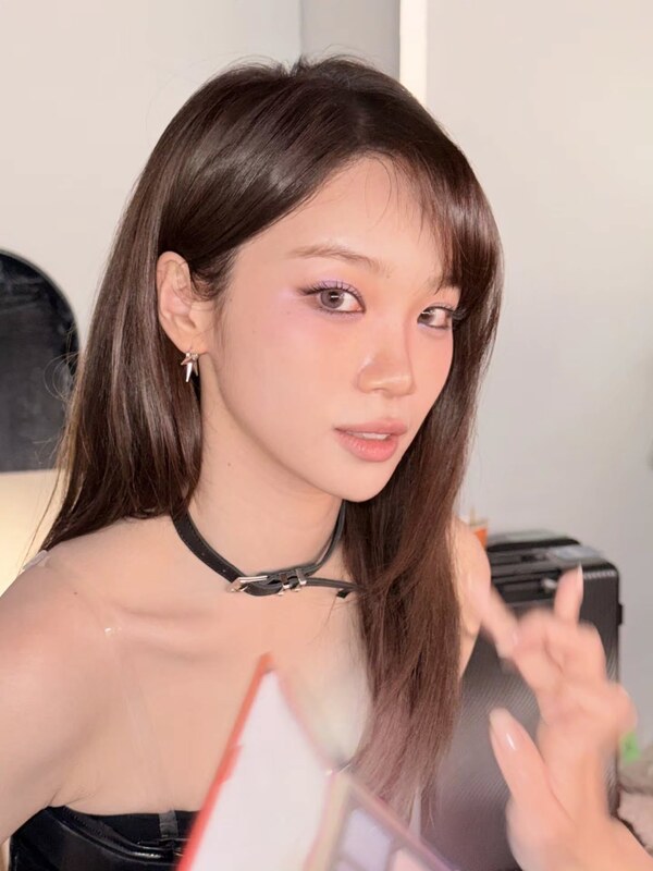 Kim Chaewon nude photo 3