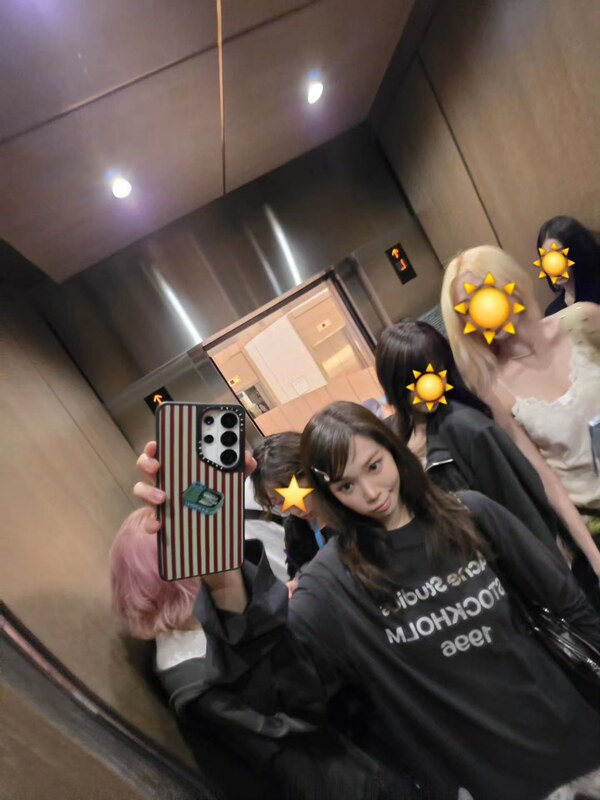 Kim Chaewon nude photo 6
