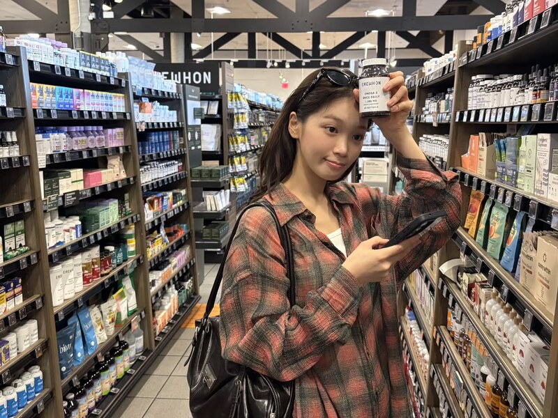 Kim Chaewon nude photo 12