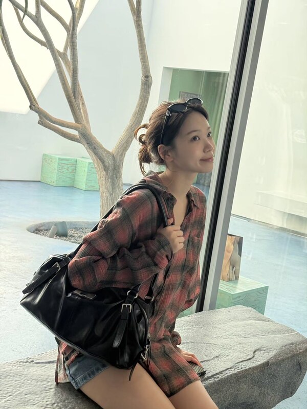 Kim Chaewon nude photo 17