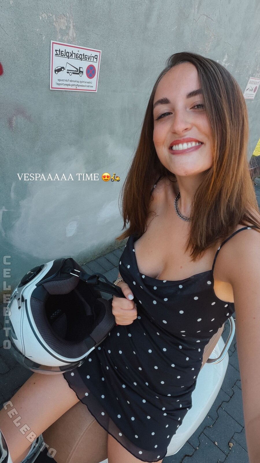 Kim Füngeling nude photo 2