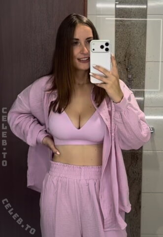 Kim Füngeling – Kims Bra Presentation 🍒🩷😍 (Instagram Story)