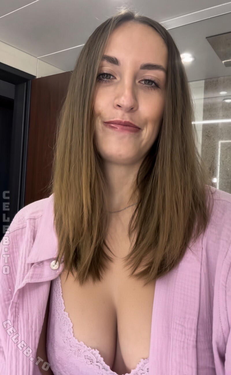 Kim Füngeling nude photo 2