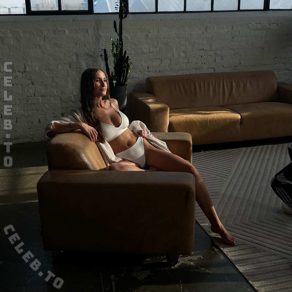 Kim Füngeling nude photo 1
