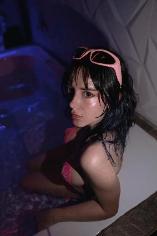 Kim Joi nude photo 7