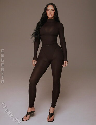 Kim Kardashian nude photo 4