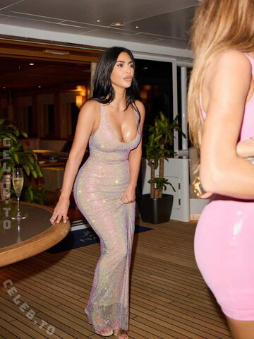 Kim Kardashian nude photo 30