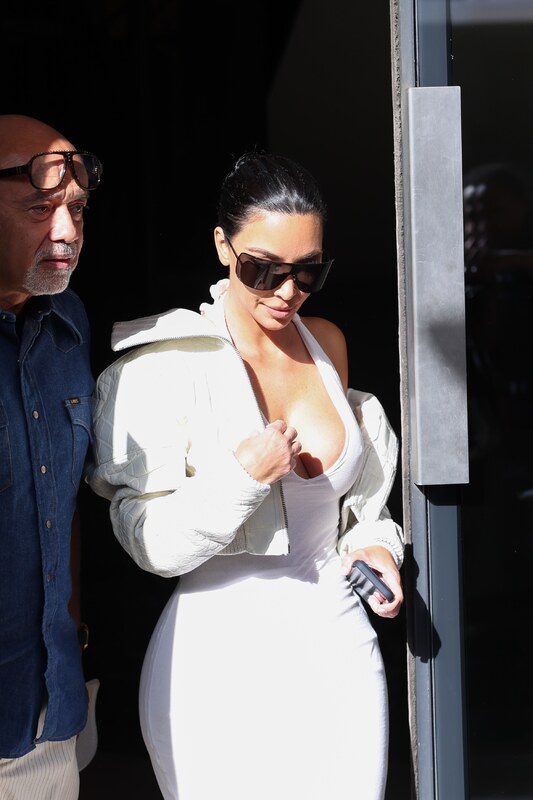 Kim Kardashian nude photo 9