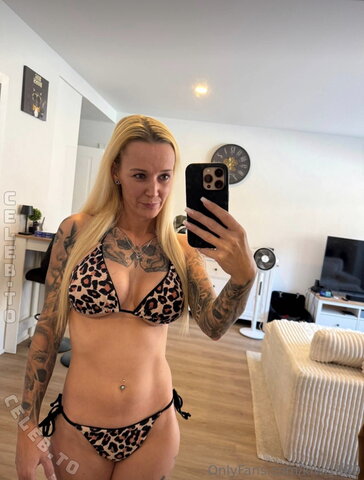 Kim Noir nude photo 11