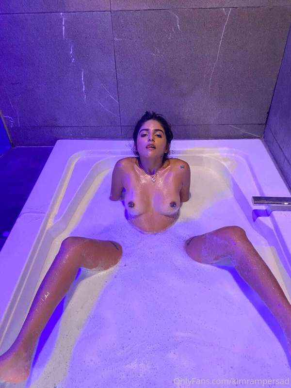 Kim Rampersad nude photo 21