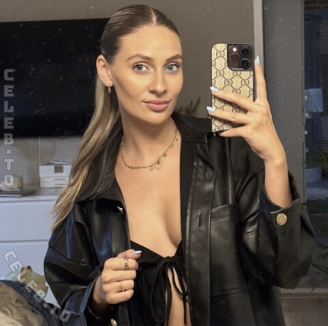 Kim Schmitt nude photo 4