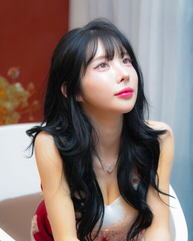 Kim Yu nude photo 12