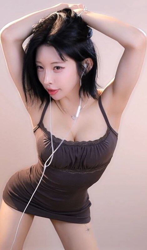 Kim Yu nude photo 14