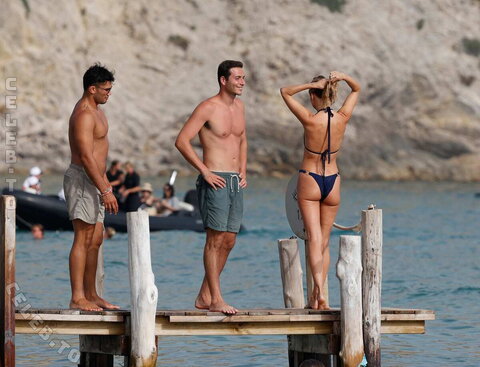 Kimberley Garner nude photo 17