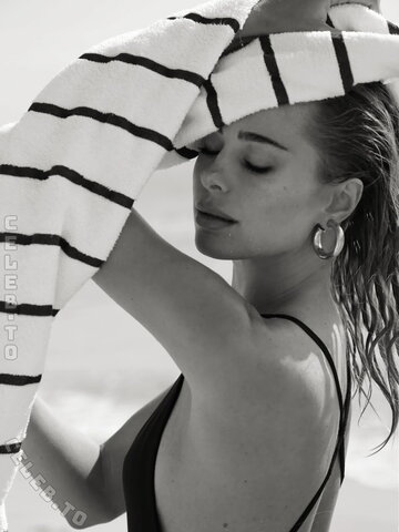 Kimberley Garner photo 5