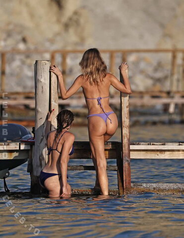 Kimberley Garner nude photo 25