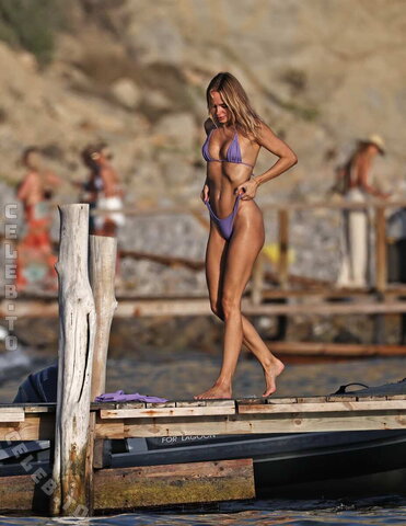 Kimberley Garner nude photo 16