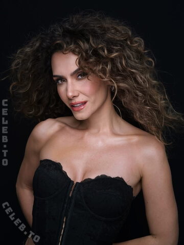 Kimberly Budinsky nude photo 22