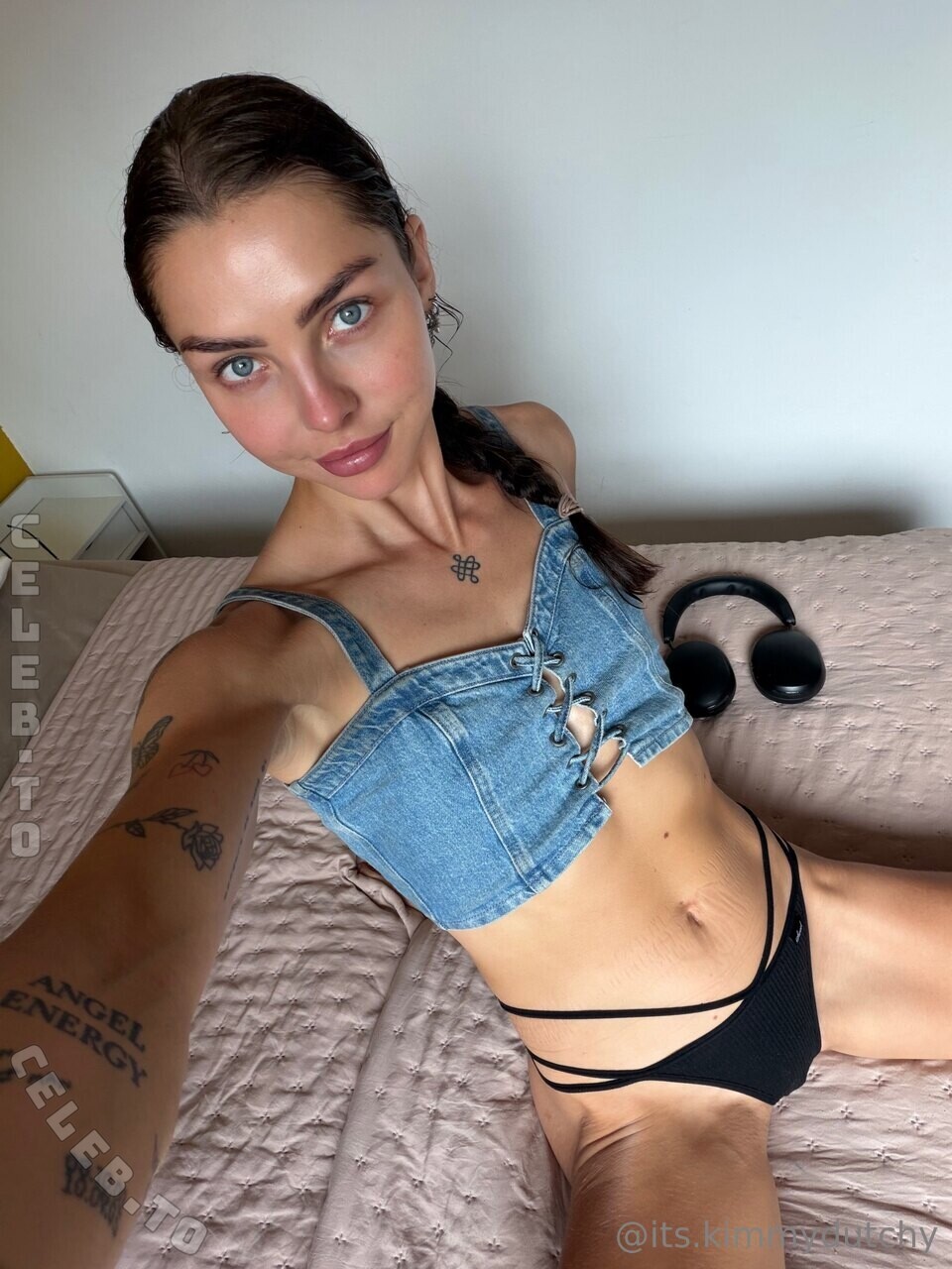 Kimberly van de Kamp nude photo 11